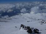 Tiefblick aus 5.300 m am Gipfeltag