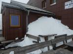 Reichlich Schnee vor dem Graf Meran Haus