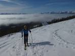 Aufstieg oberhalb der Halterhütte; über dem Lungau liegt noch der Nebel