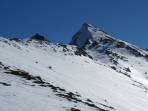 Regenkarspitz, Aufstieg mit Ski bis 30 hm unter dem Gipfel. Danach heute problemlos auch ohne Steigeisen zum Gipfel.