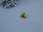 Der versunkene Wegweiser als Messlatte für die Schneehöhe am Teicheneggsattel